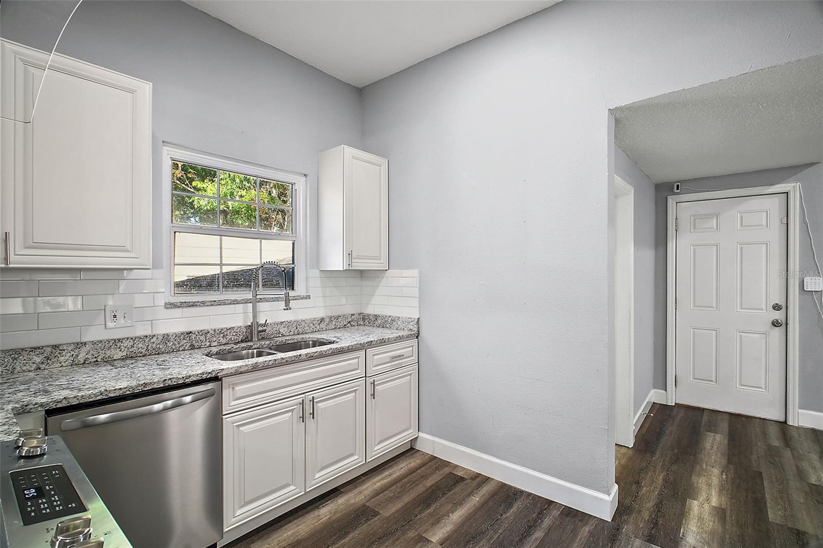105 W STEVENS AVE, EUSTIS, FL — photo 35