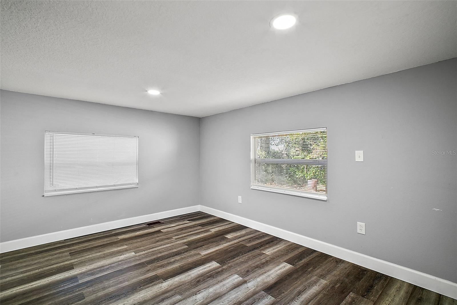 105 W STEVENS AVE, EUSTIS, FL — photo 40