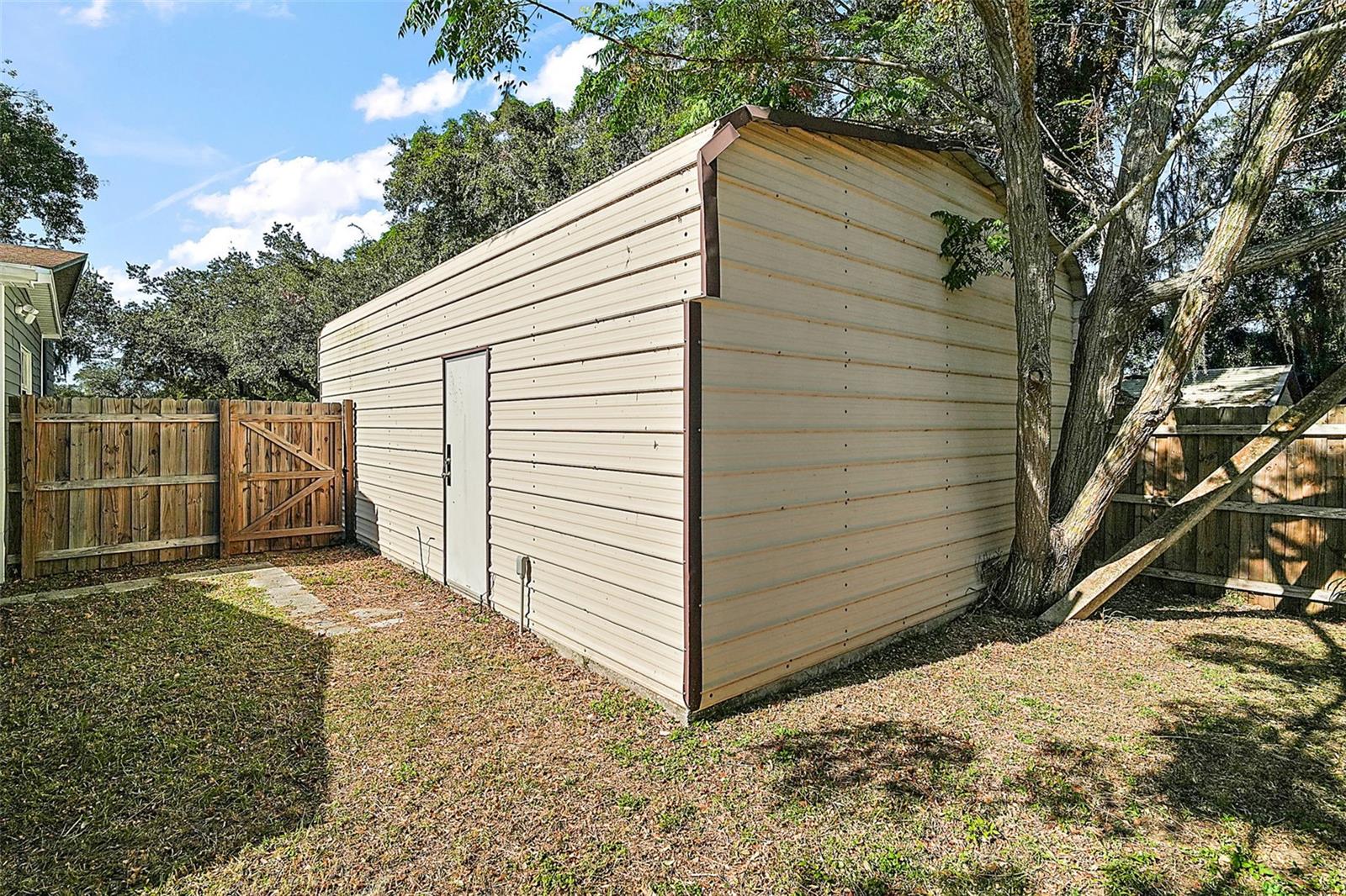 105 W STEVENS AVE, EUSTIS, FL — photo 89