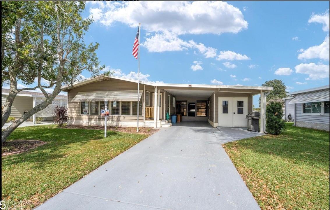 717 TANGERINE DR, LADY LAKE, FL