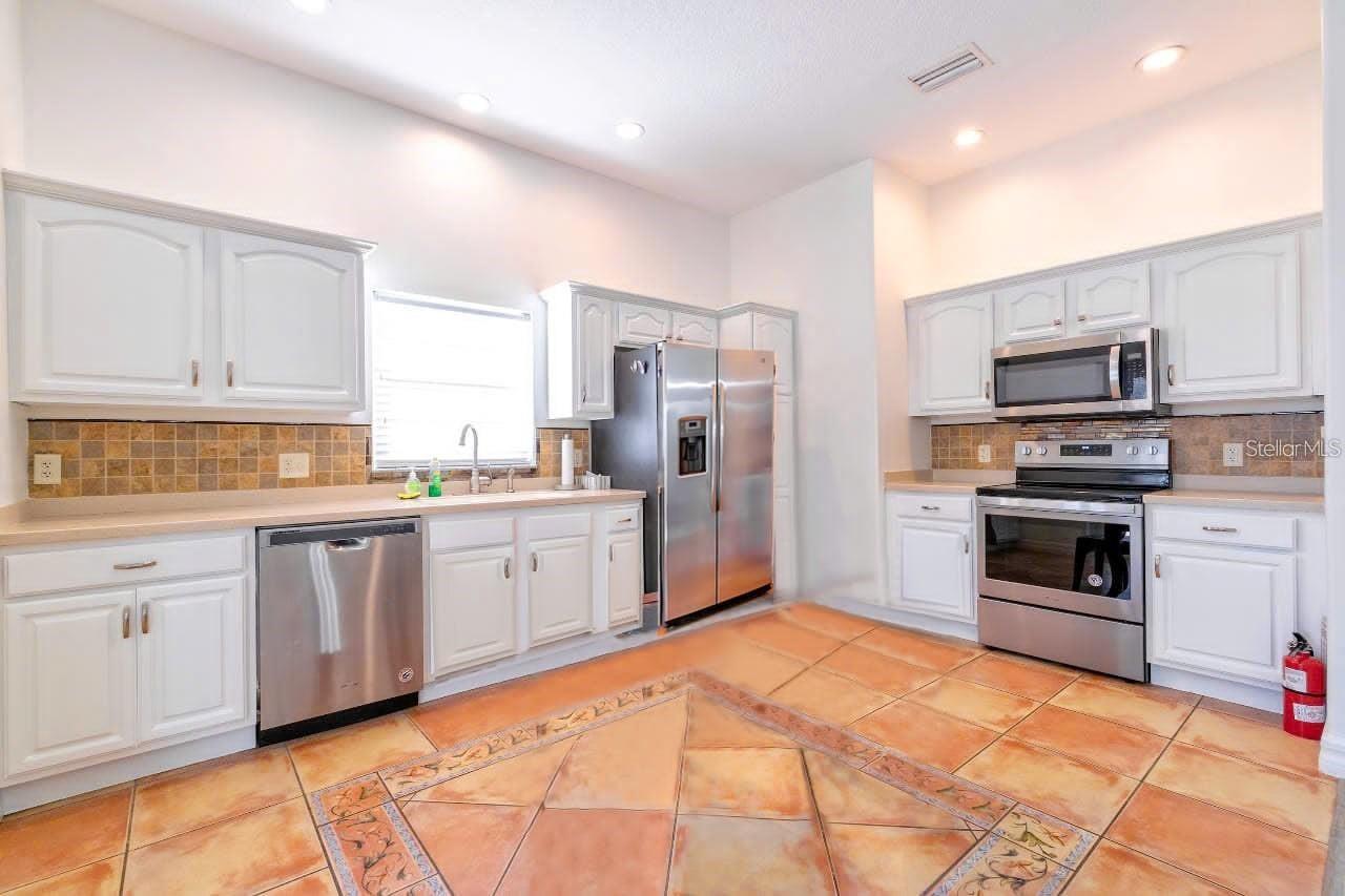 284 VISTA DR, DAVENPORT, FL — photo 19