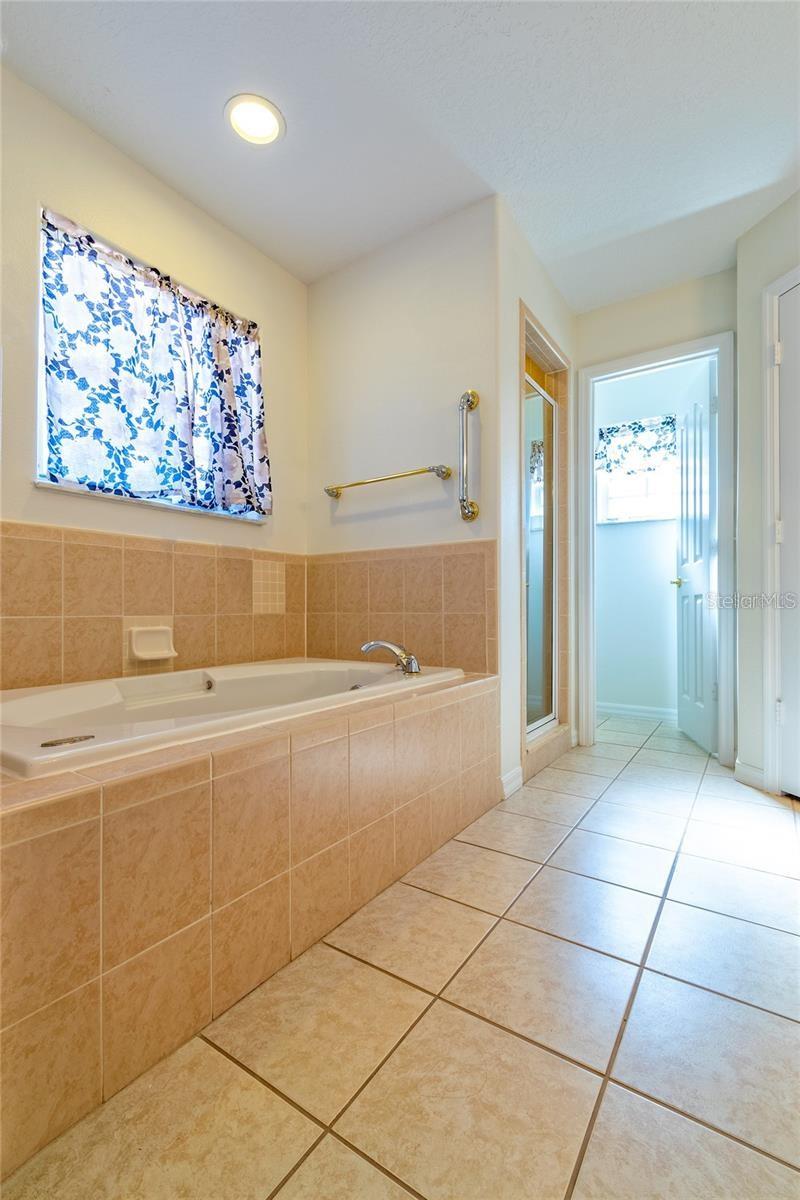 284 VISTA DR, DAVENPORT, FL — photo 32