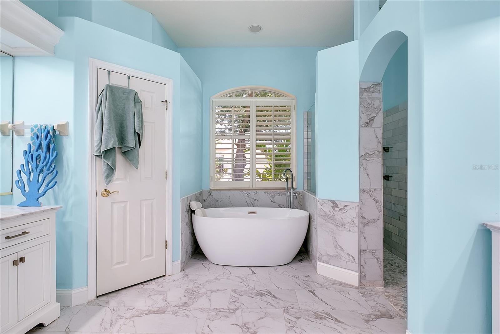 360 CEDARBROOK CT, VENICE, FL — photo 36