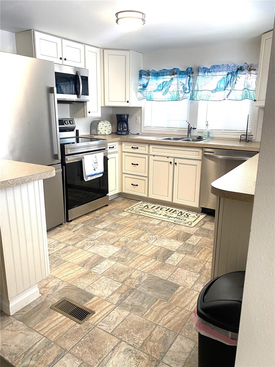 6517 ARIZONA ST, BRADENTON, FL — photo 4