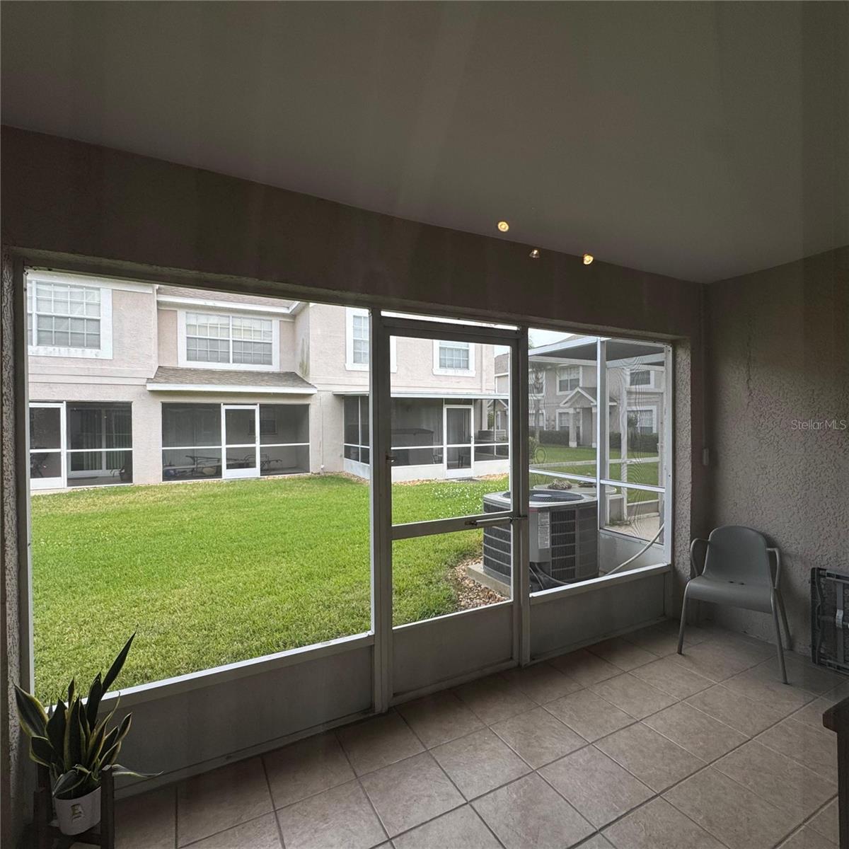 306 KENSINGTON LAKE CIR, BRANDON, FL — photo 10