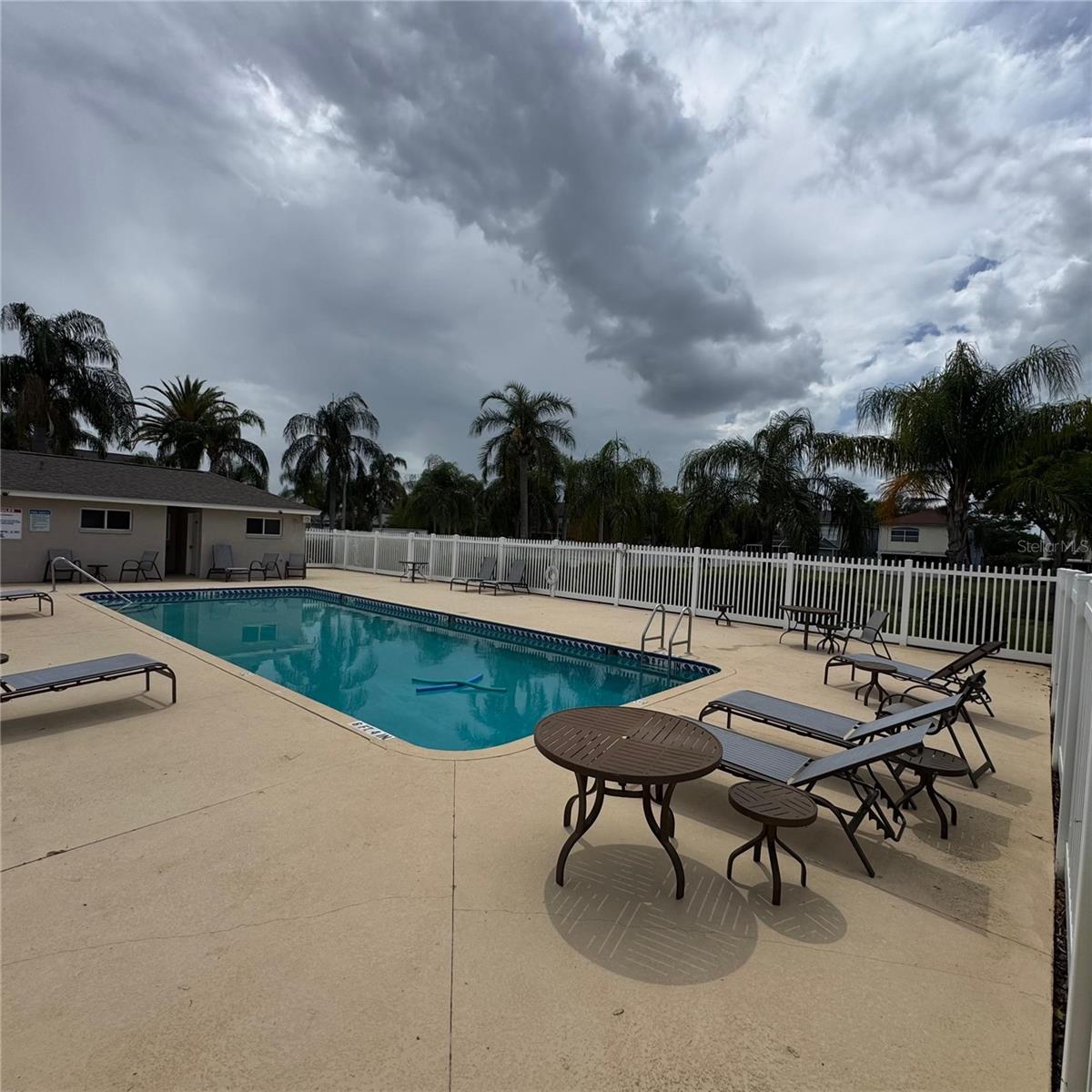 306 KENSINGTON LAKE CIR, BRANDON, FL — photo 19