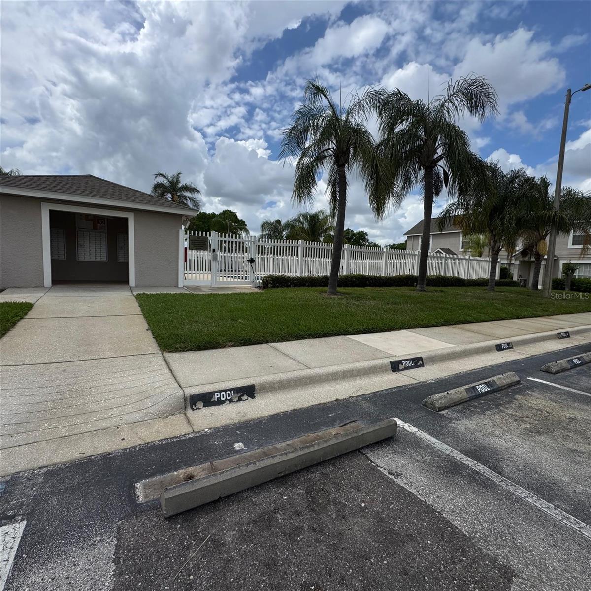 306 KENSINGTON LAKE CIR, BRANDON, FL — photo 21