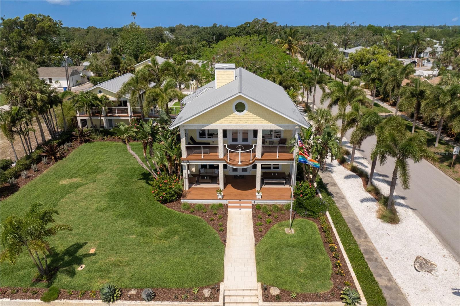 1803 BEACH DR SE, ST PETERSBURG, FL — photo 95