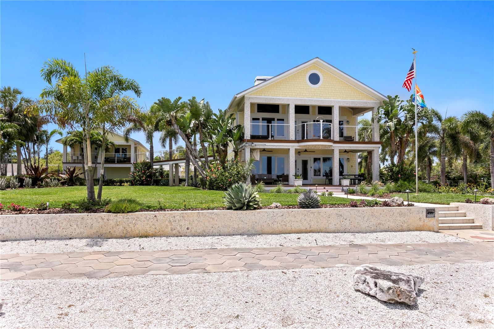 1803 BEACH DR SE, ST PETERSBURG, FL — photo 2