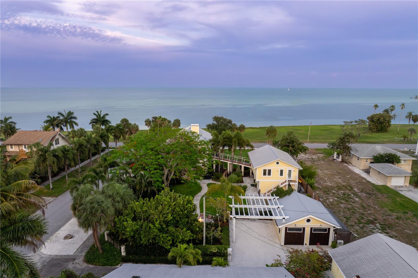 1803 BEACH DR SE, ST PETERSBURG, FL — photo 4