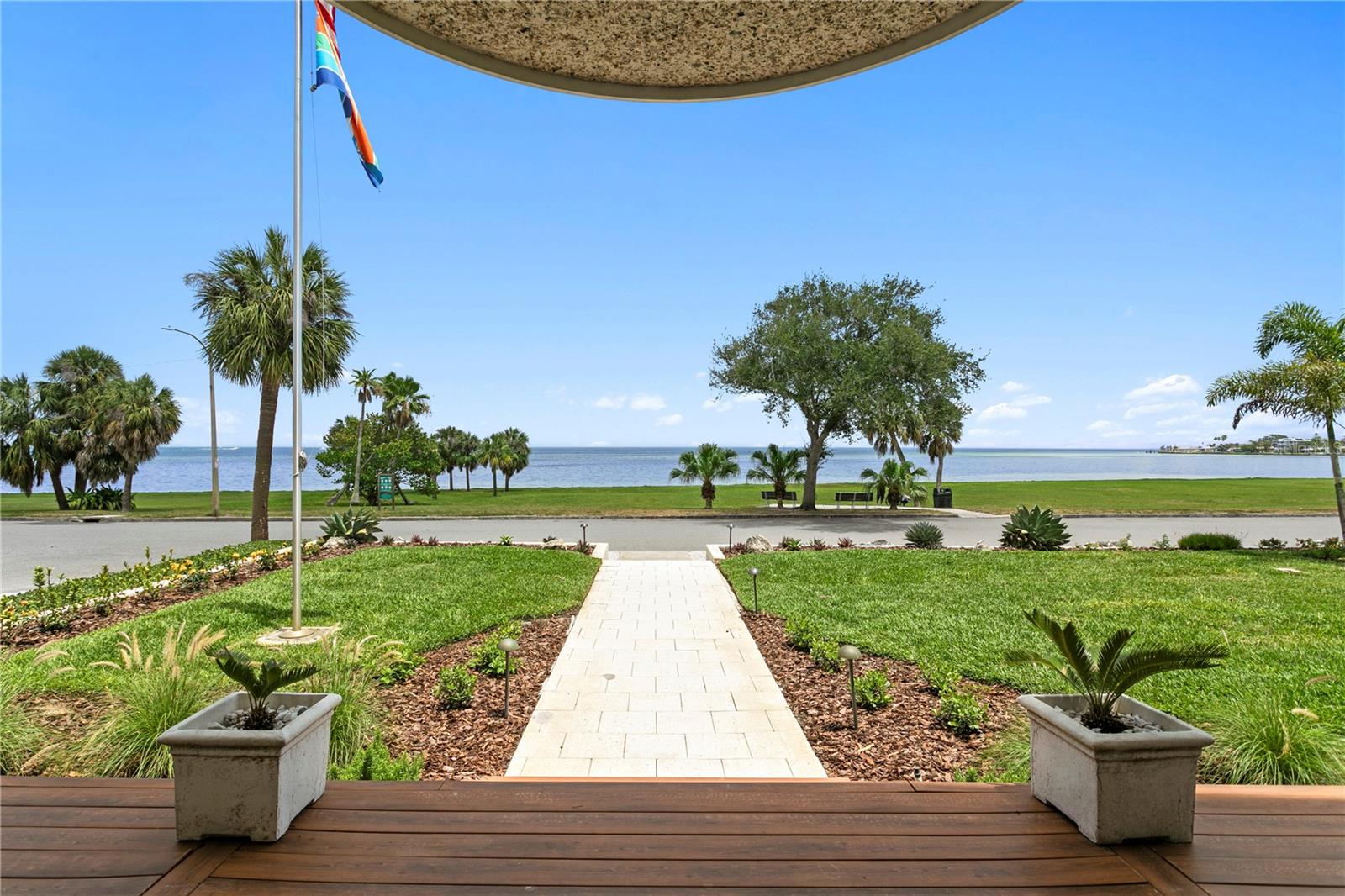1803 BEACH DR SE, ST PETERSBURG, FL