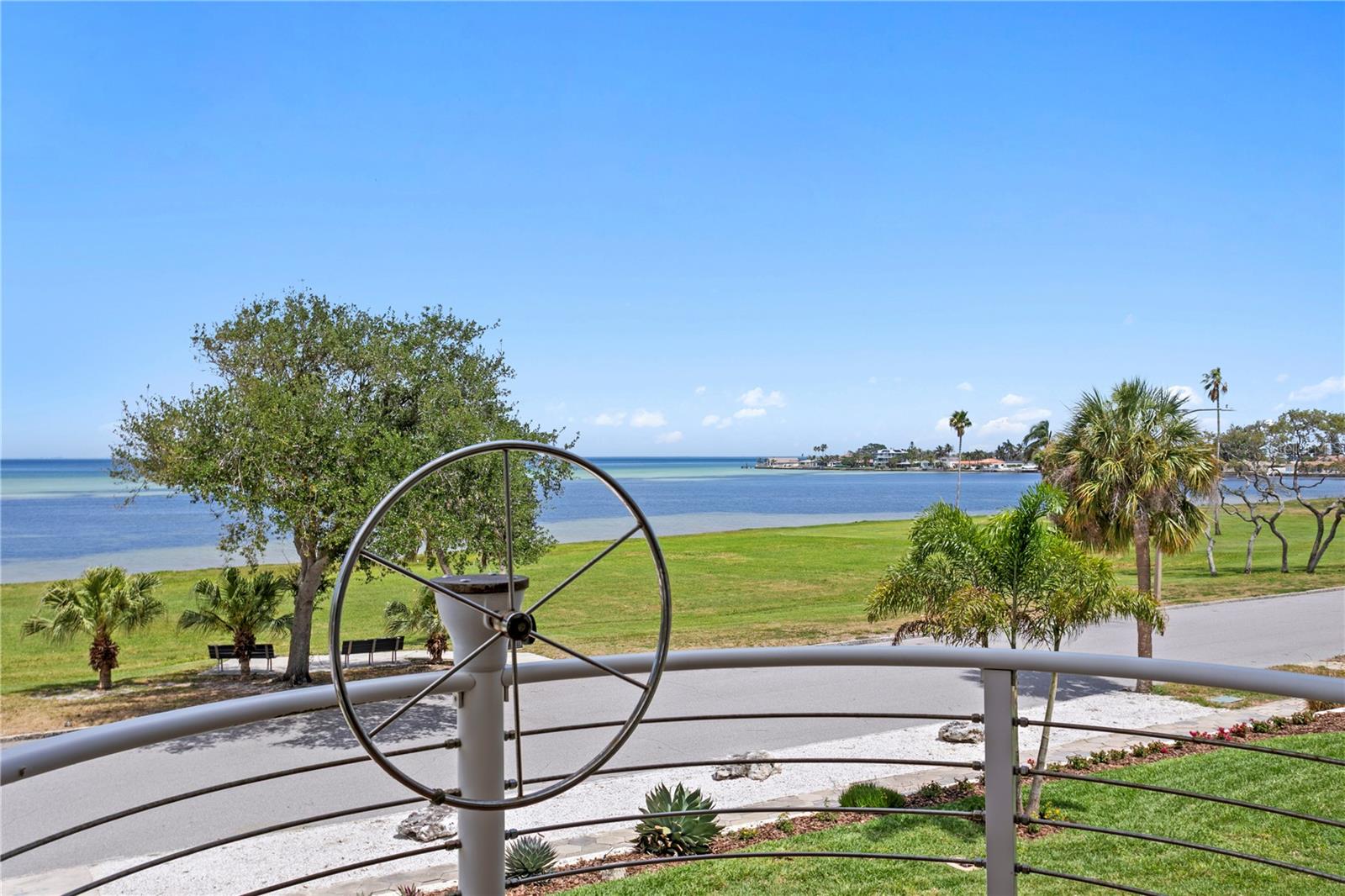 1803 BEACH DR SE, ST PETERSBURG, FL — photo 45