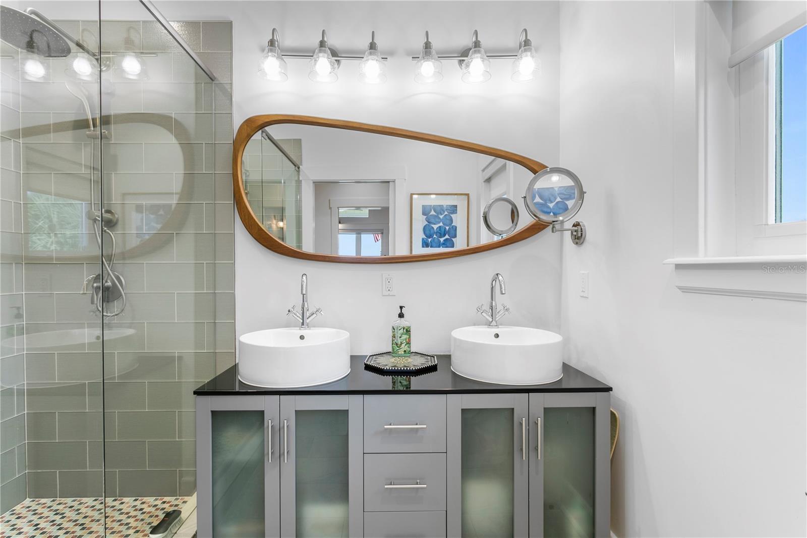 1803 BEACH DR SE, ST PETERSBURG, FL — photo 47