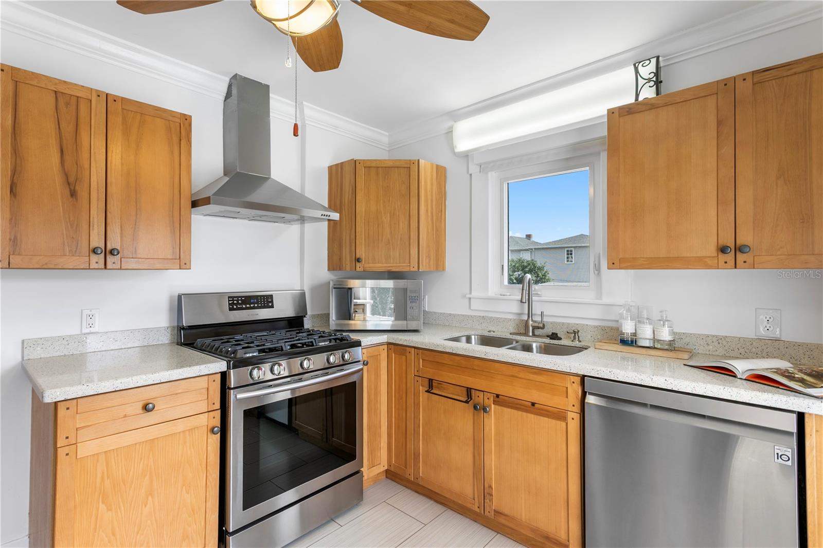 1803 BEACH DR SE, ST PETERSBURG, FL — photo 68