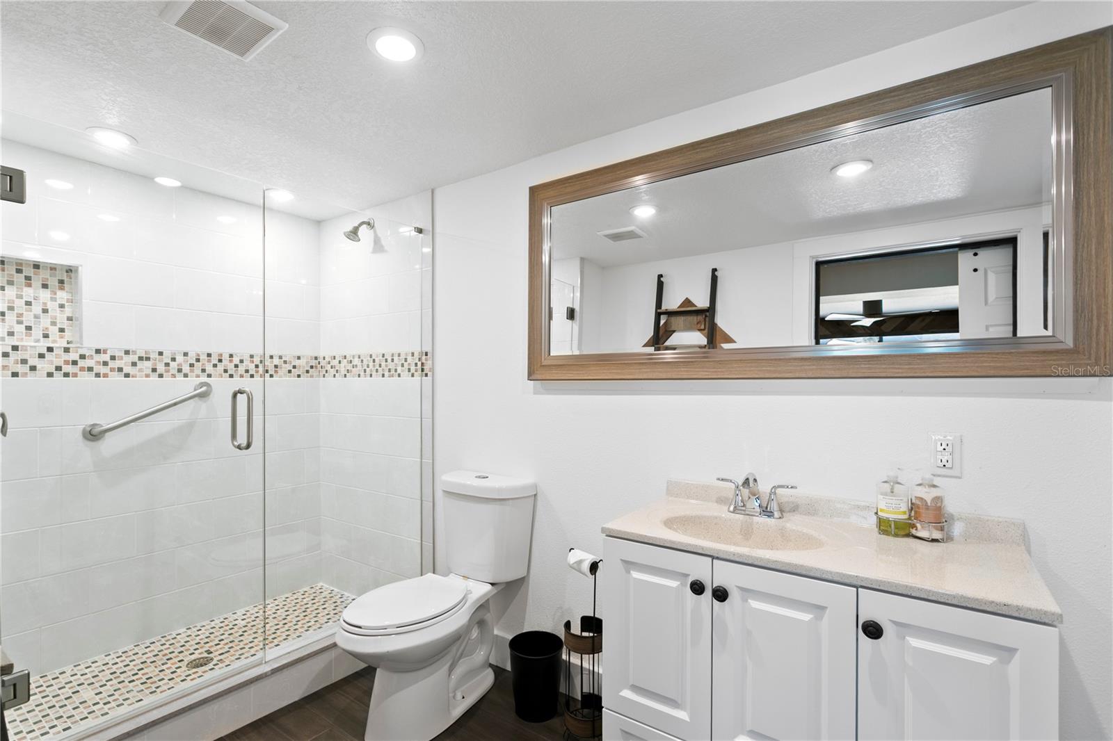 1803 BEACH DR SE, ST PETERSBURG, FL — photo 81