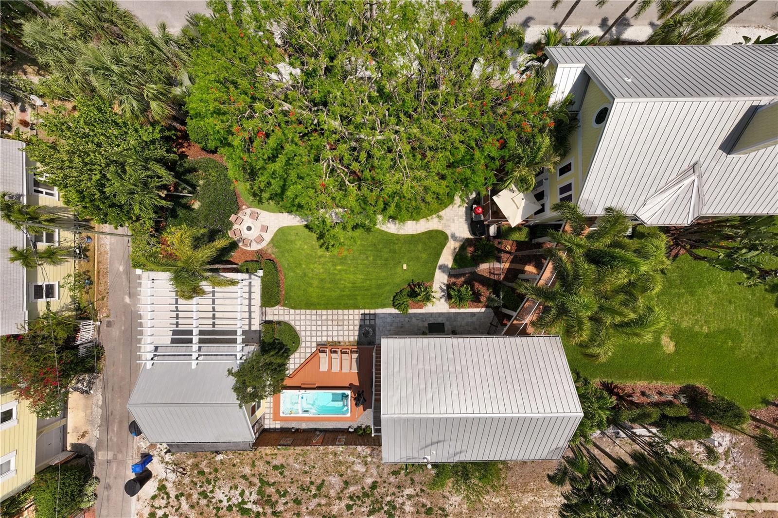 1803 BEACH DR SE, ST PETERSBURG, FL — photo 96