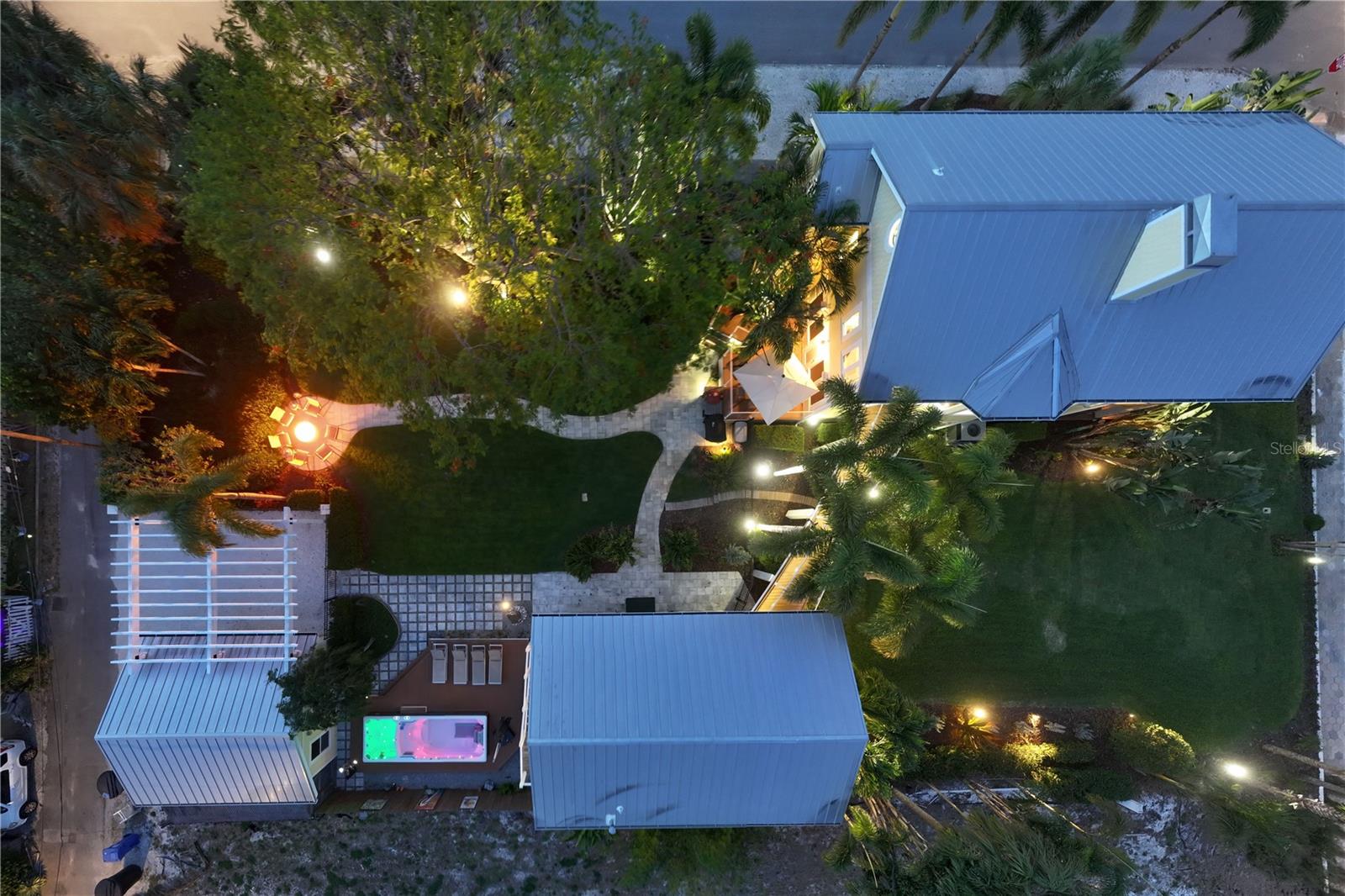 1803 BEACH DR SE, ST PETERSBURG, FL — photo 100