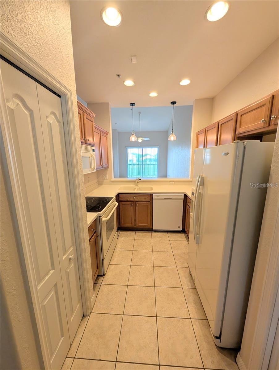 803 FAIRWAYCOVE LN #204, BRADENTON, FL — photo 9