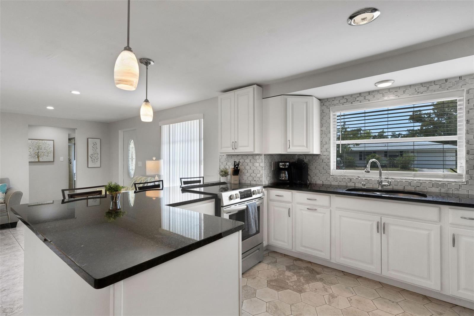 3174 REGATTA CIR, SARASOTA, FL — photo 5