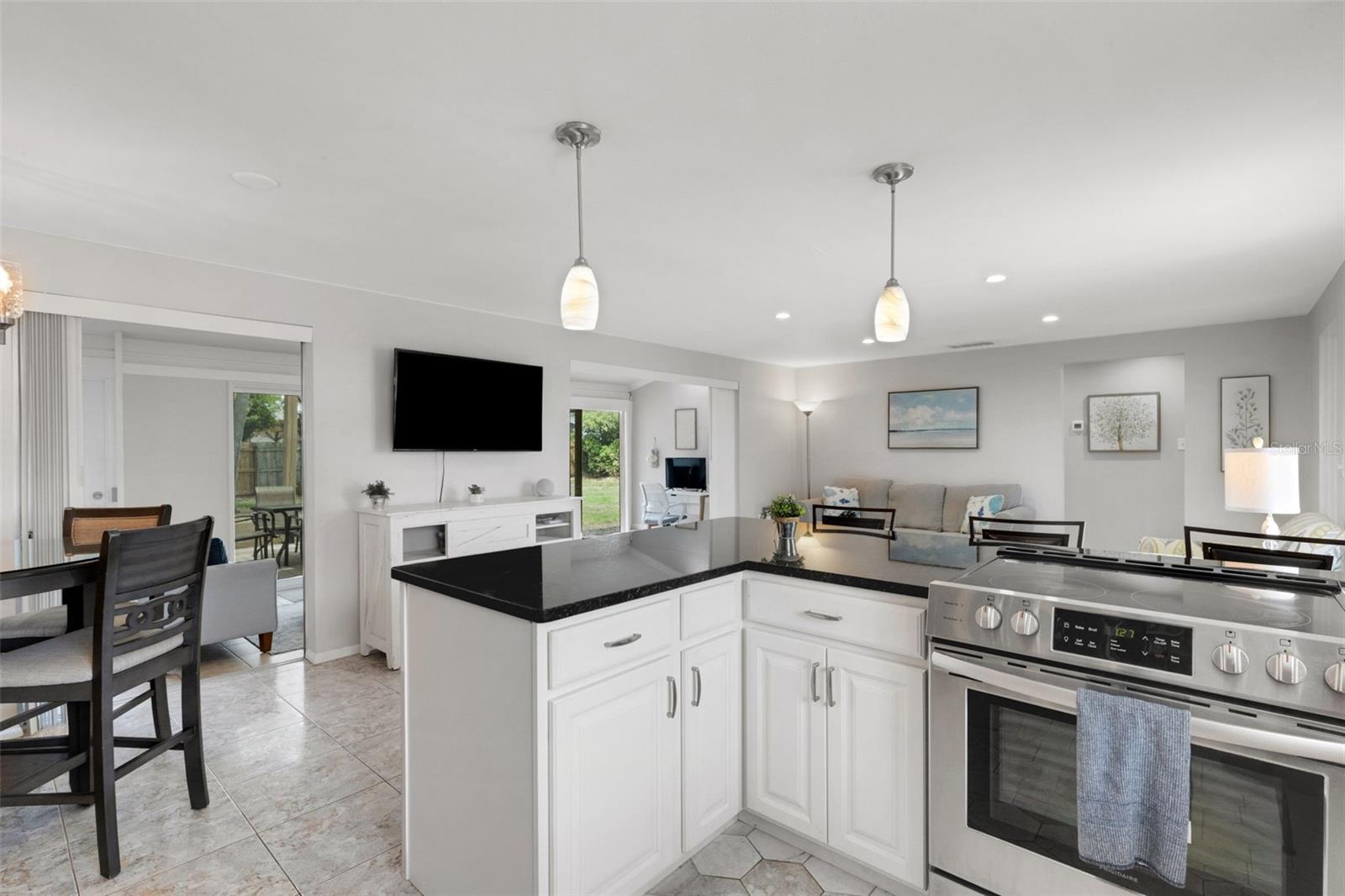 3174 REGATTA CIR, SARASOTA, FL — photo 10