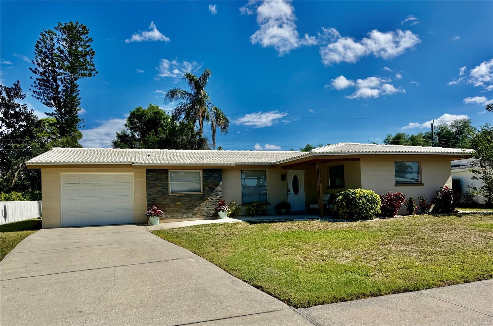 3174 REGATTA CIR, SARASOTA, FL