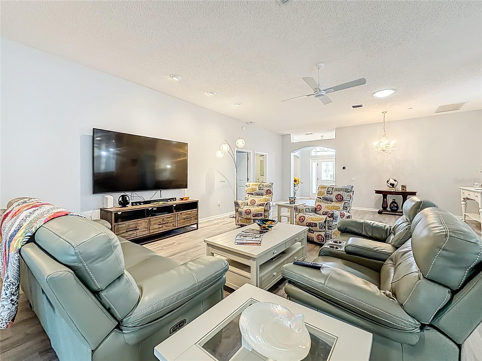 1738 AUGUSTINE DR, THE VILLAGES, FL — photo 3