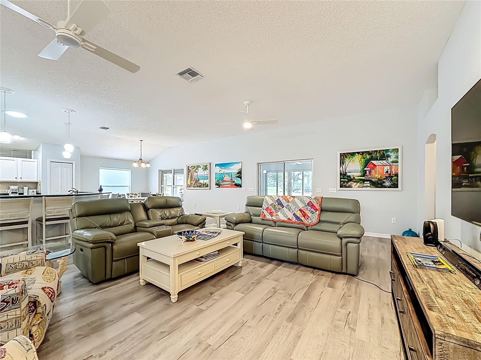 1738 AUGUSTINE DR, THE VILLAGES, FL — photo 2