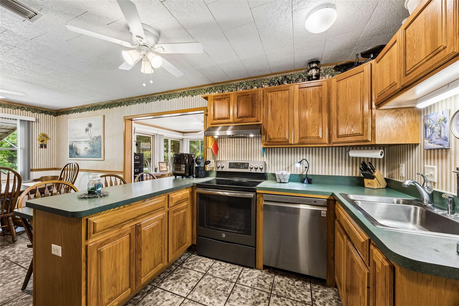 110 SHAFFER AVE, CRESCENT CITY, FL — photo 8