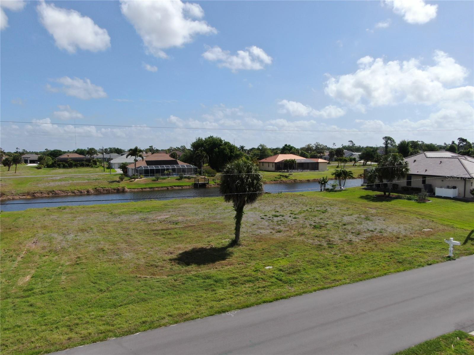35 & 37 TOURNAMENT RD, ROTONDA WEST, FL
