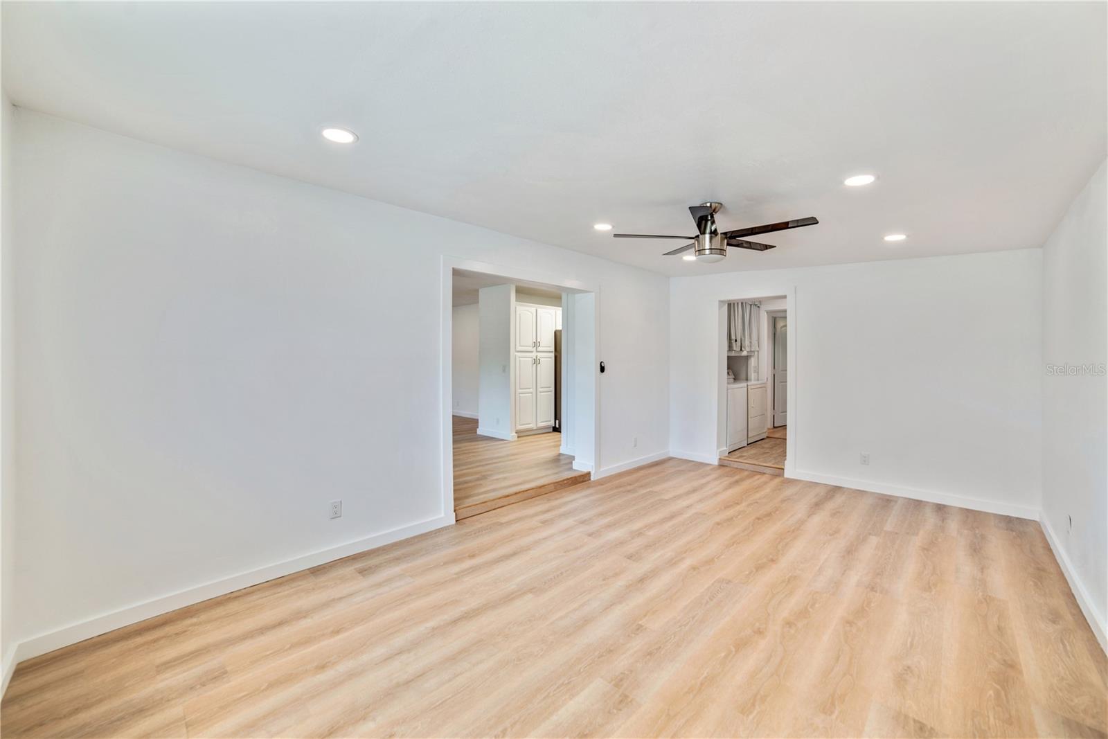 4413 W ROGERS AVE, TAMPA, FL — photo 13