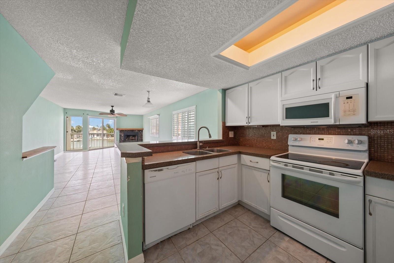 124 MARCDALE BLVD, INDIAN ROCKS BEACH, FL — photo 40