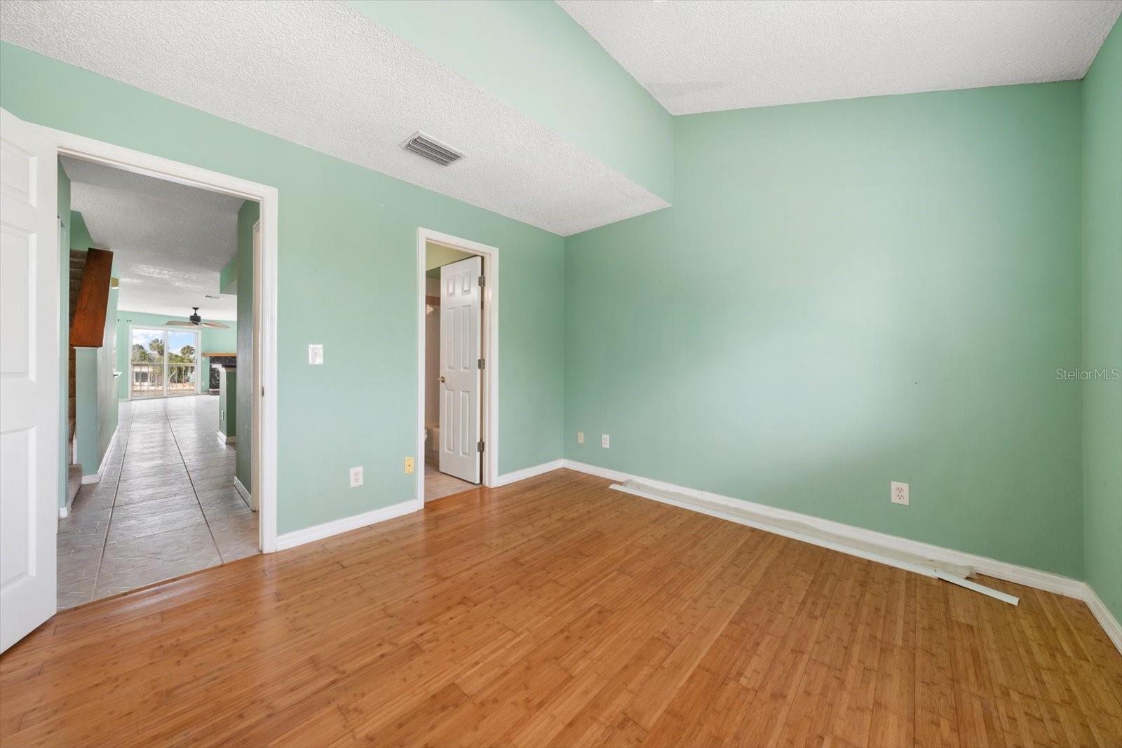 124 MARCDALE BLVD, INDIAN ROCKS BEACH, FL — photo 43