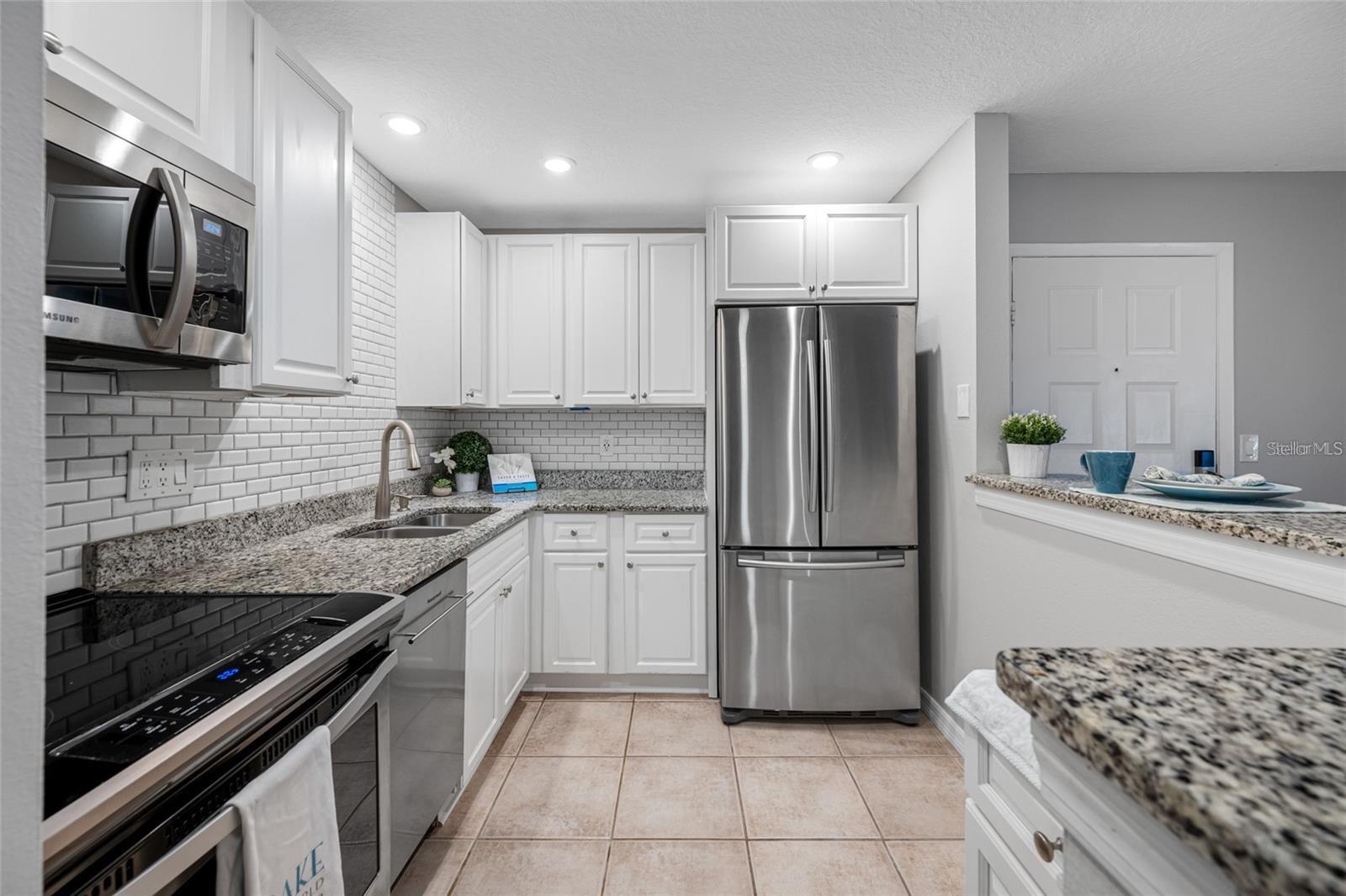 3295 FOX CHASE #105, PALM HARBOR, FL