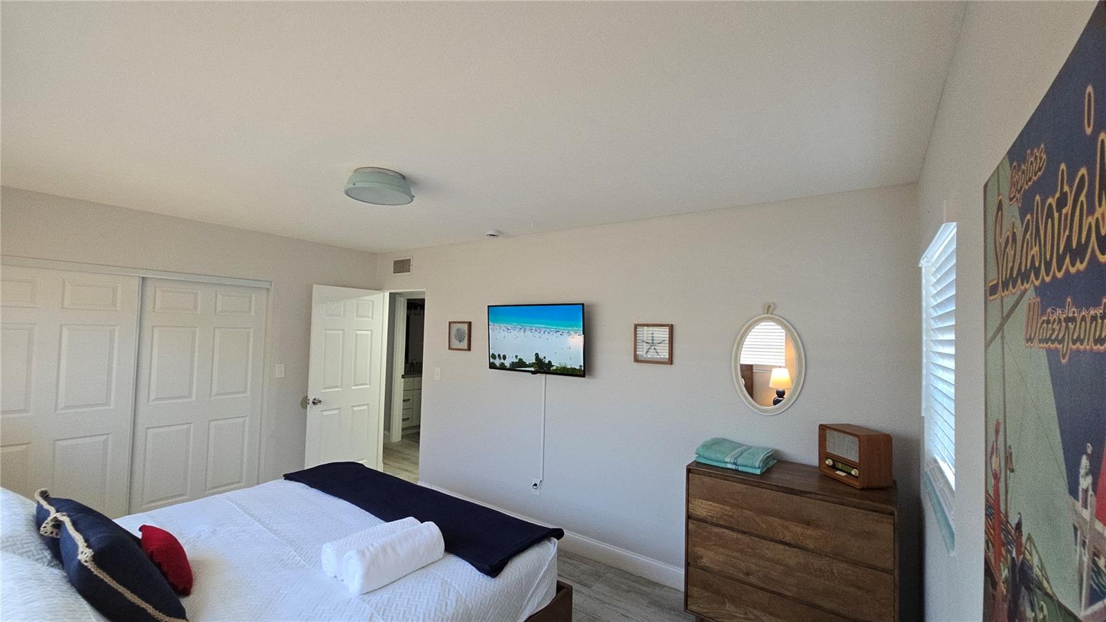 2107 PINE TER, SARASOTA, FL — photo 17