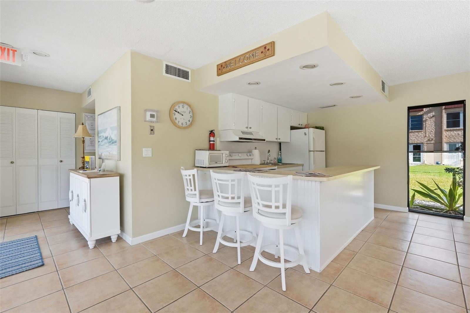212 CEDARWOOD CIR #212, SEMINOLE, FL — photo 44