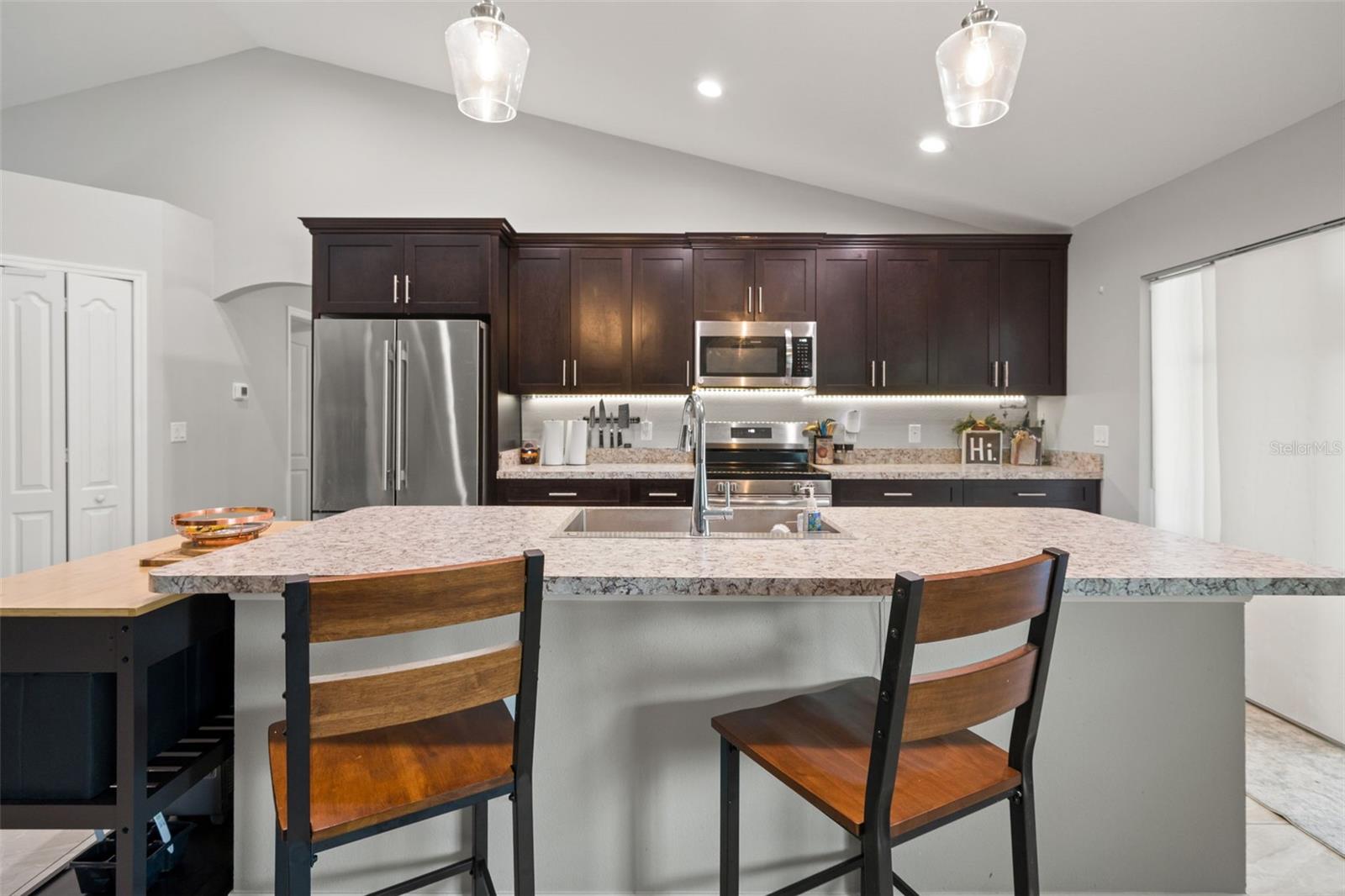 12015 PHOENIX AVE, WEEKI WACHEE, FL — photo 11