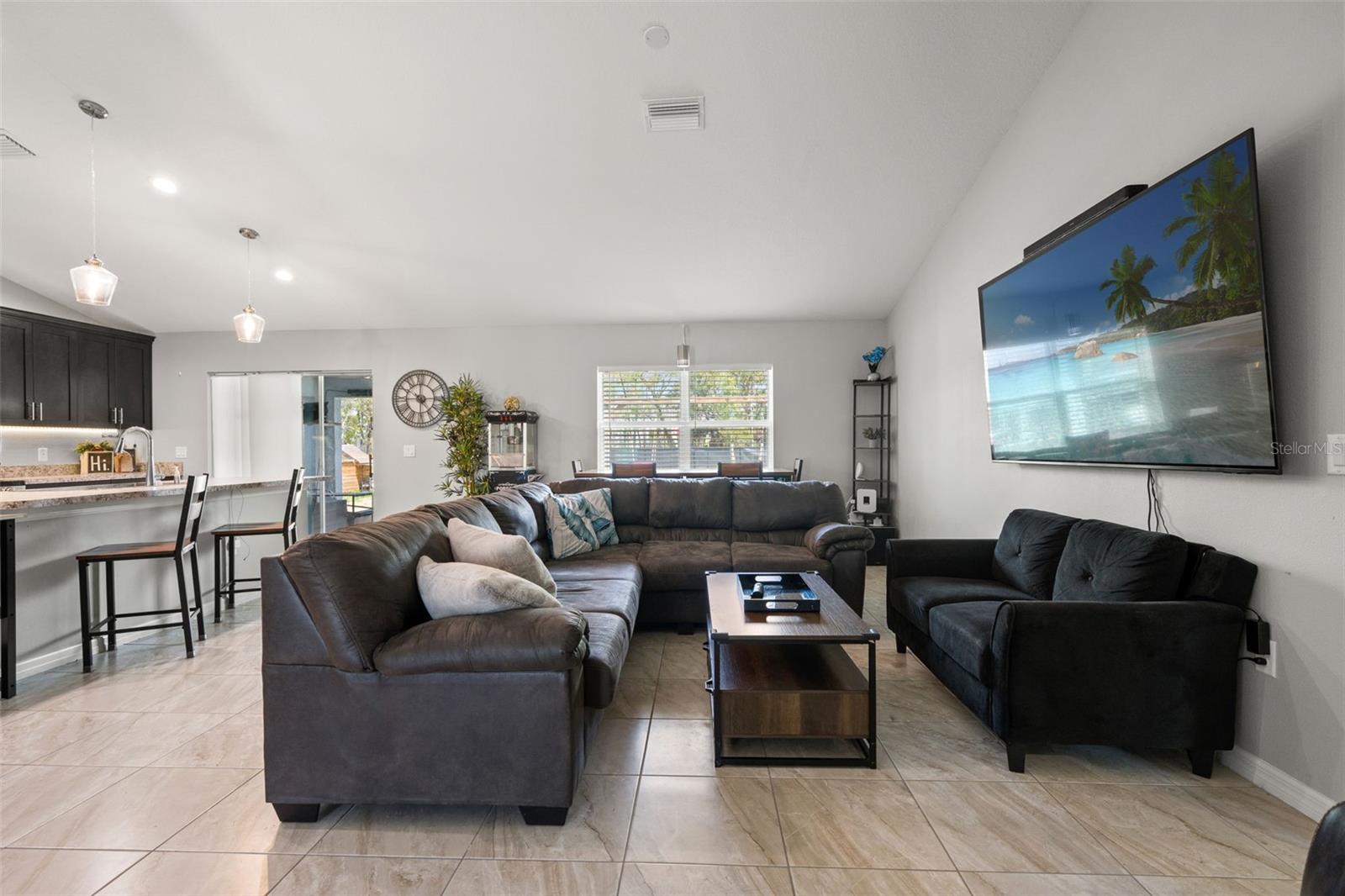 12015 PHOENIX AVE, WEEKI WACHEE, FL — photo 15