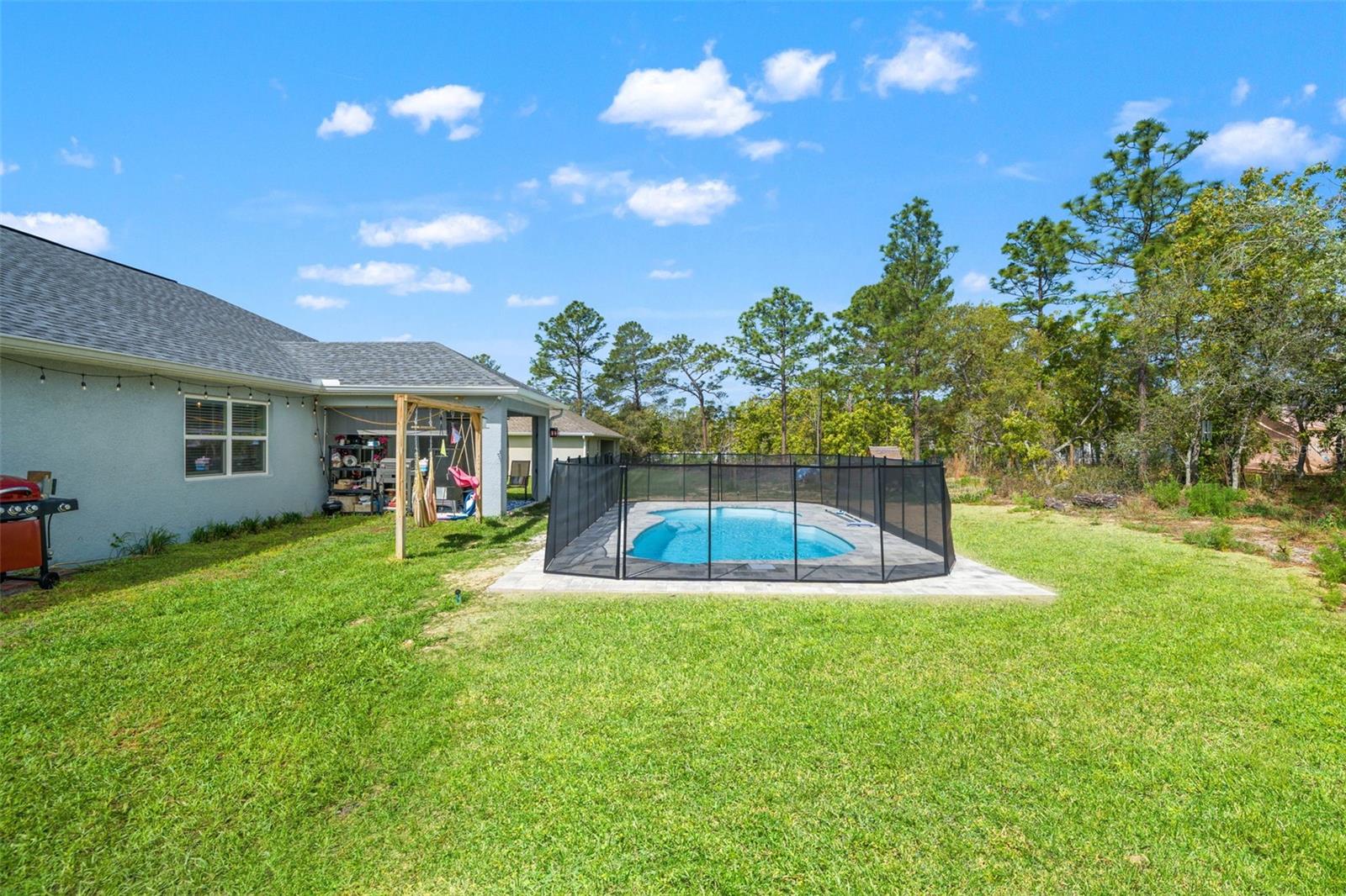 12015 PHOENIX AVE, WEEKI WACHEE, FL — photo 32