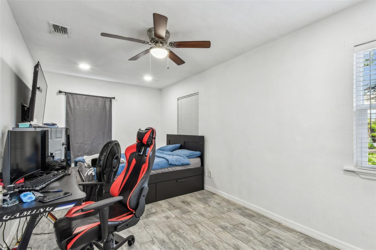 4005 W TYSON AVE, TAMPA, FL — photo 21