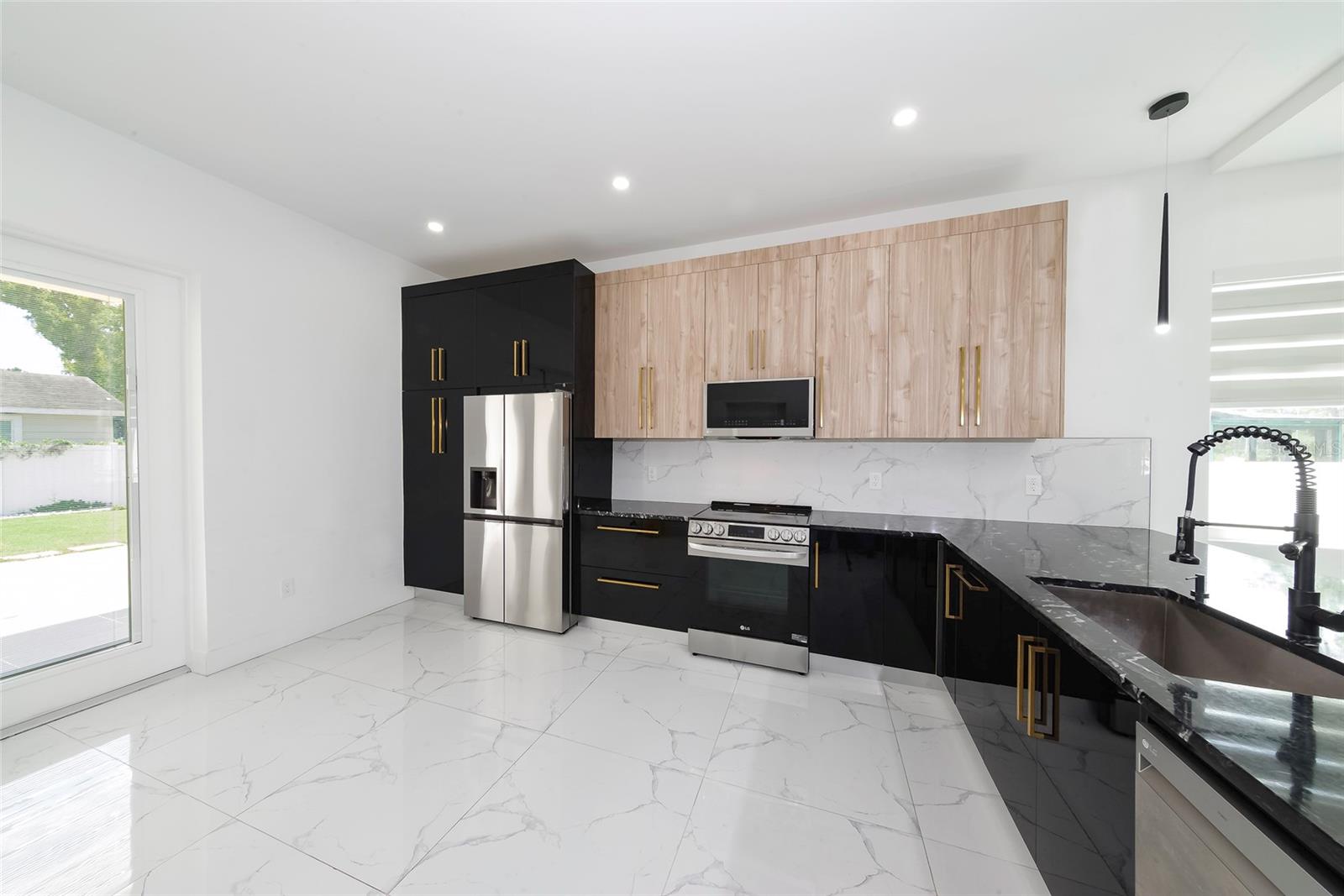 902 W SLIGH AVE, TAMPA, FL — photo 15
