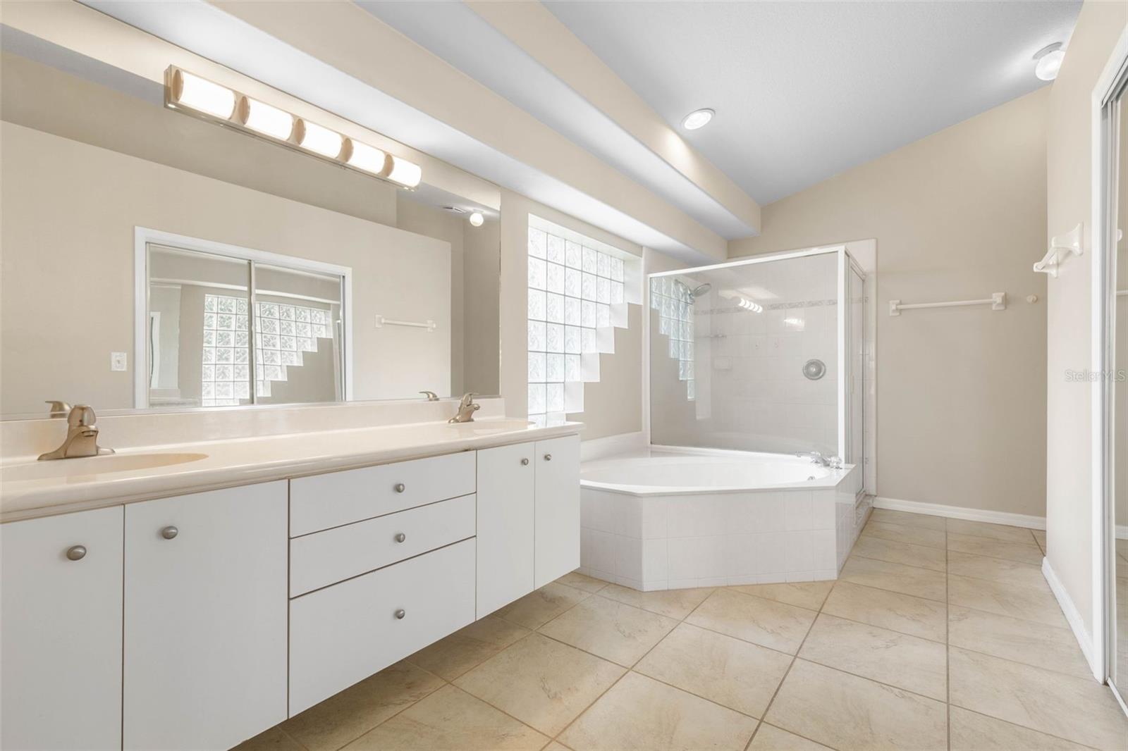 60 VILLA LAGO LN, ORMOND BEACH, FL — photo 20