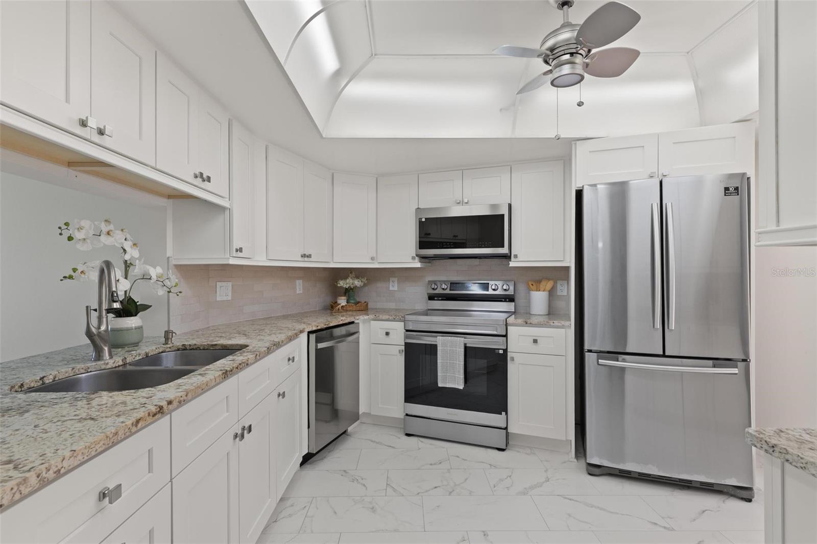 7540 SUNSHINE SKYWAY LN S #T35, ST PETERSBURG, FL — photo 4