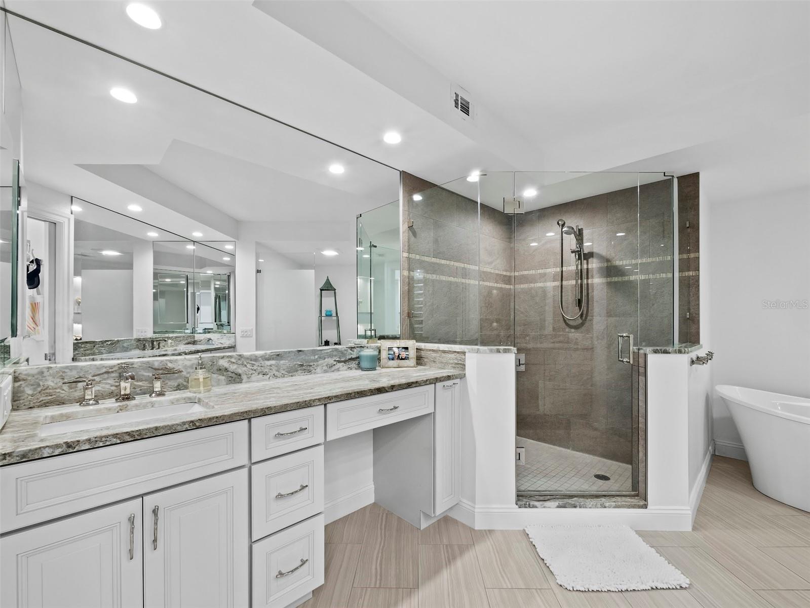 535 SANCTUARY DR #A603, LONGBOAT KEY, FL — photo 22