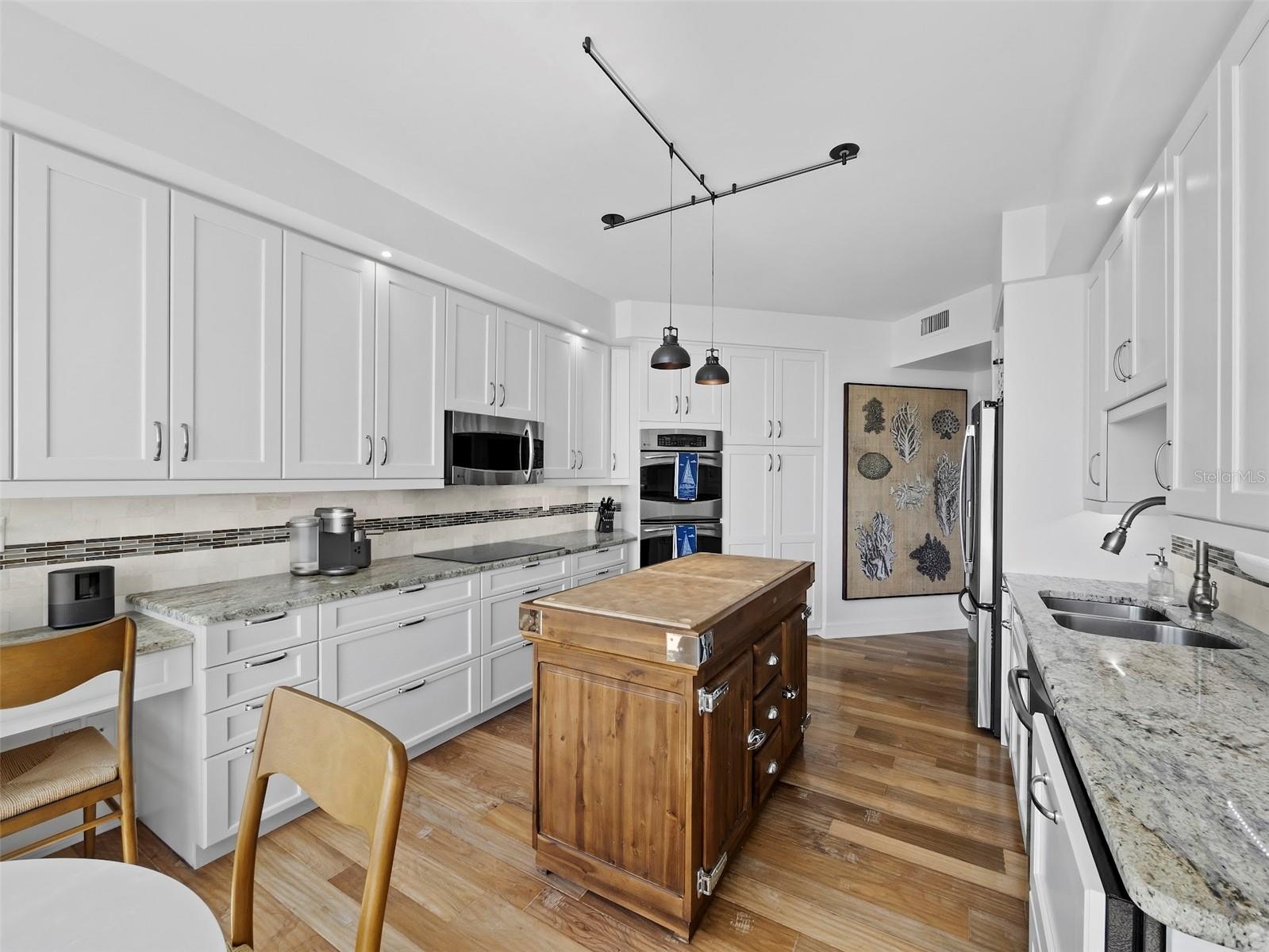 535 SANCTUARY DR #A603, LONGBOAT KEY, FL — photo 29
