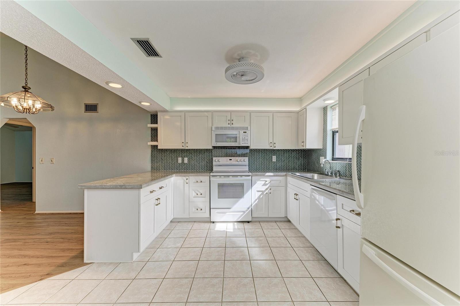 5400 34TH ST W #D11, BRADENTON, FL — photo 8
