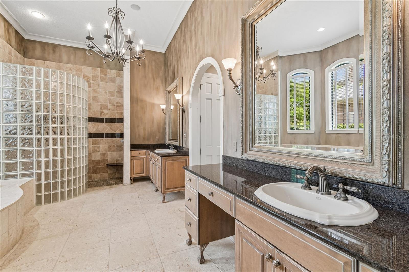 702 BERROCALES DE AVILA, TAMPA, FL — photo 23