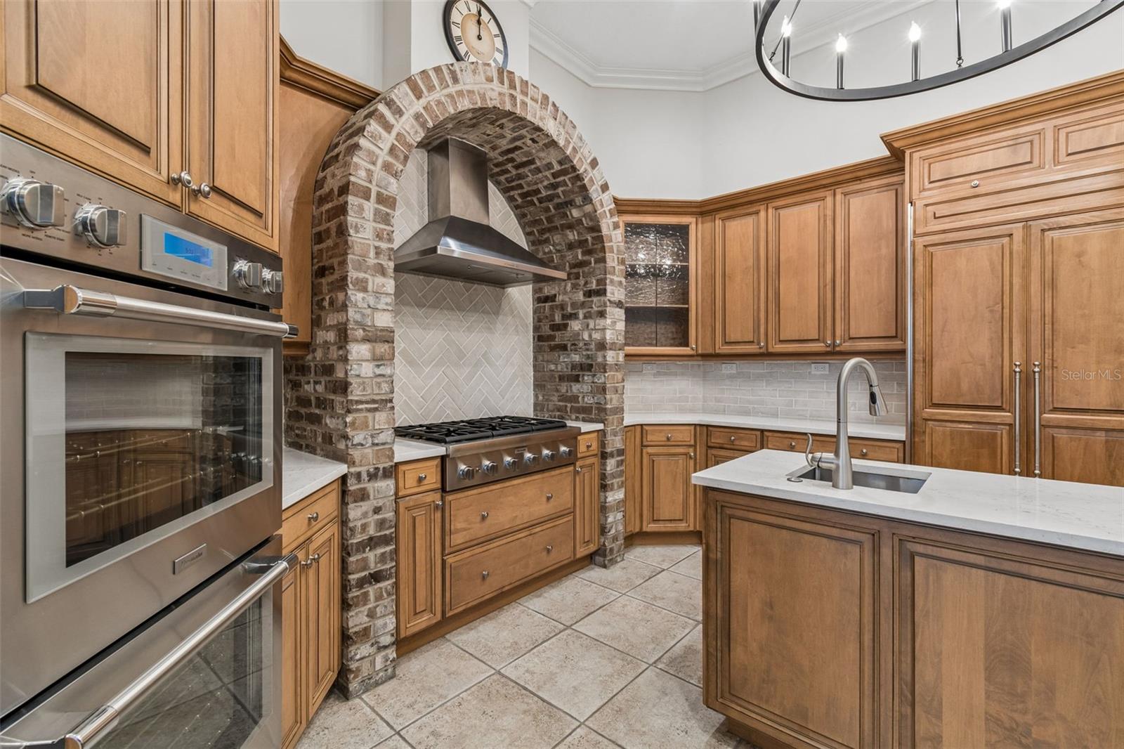 702 BERROCALES DE AVILA, TAMPA, FL — photo 32
