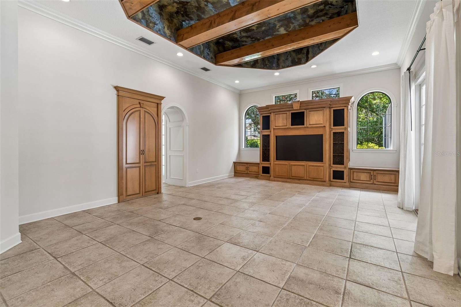 702 BERROCALES DE AVILA, TAMPA, FL — photo 40