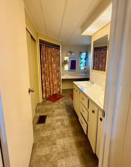 184 INDEPENDENCE AVE #8, PALM HARBOR, FL — photo 19