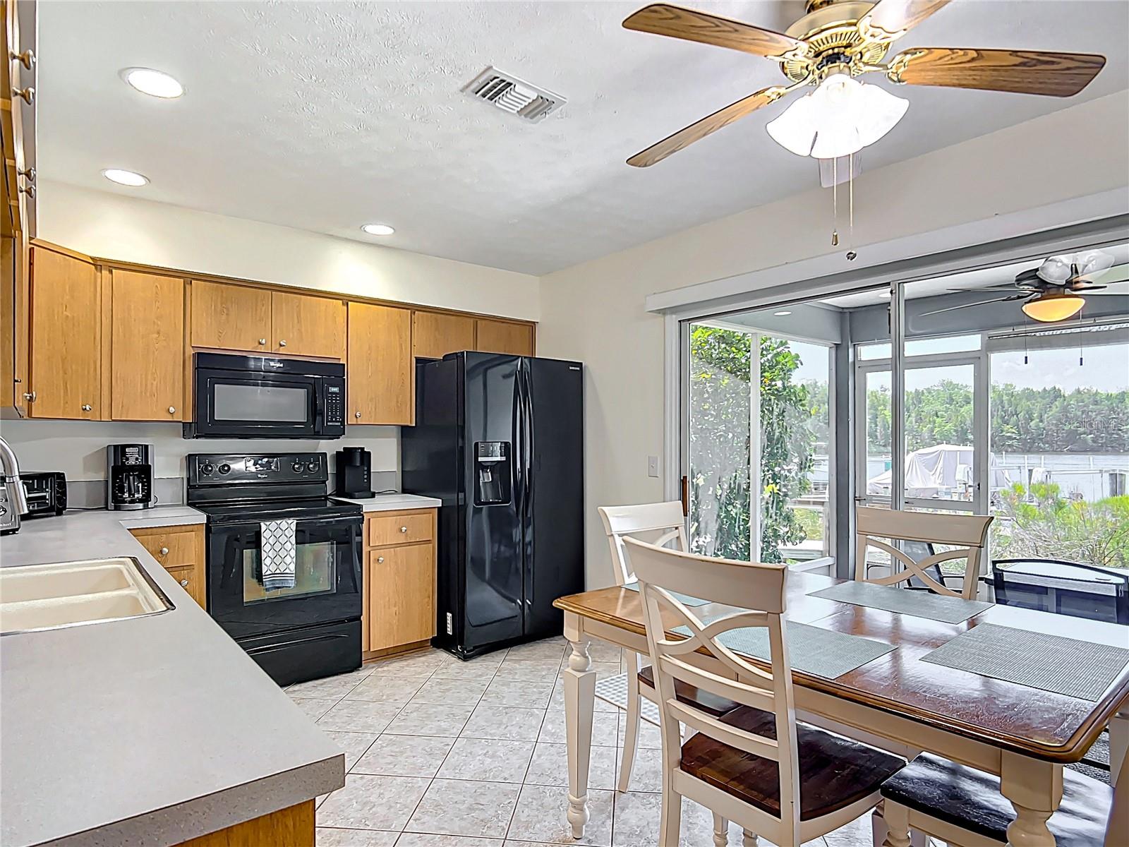 11122 W COVE HARBOR DR #112, CRYSTAL RIVER, FL — photo 10